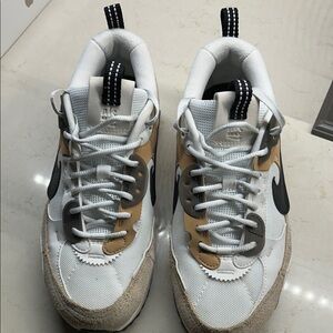 Nike Air Max 9 Futura Women’s Sneakers